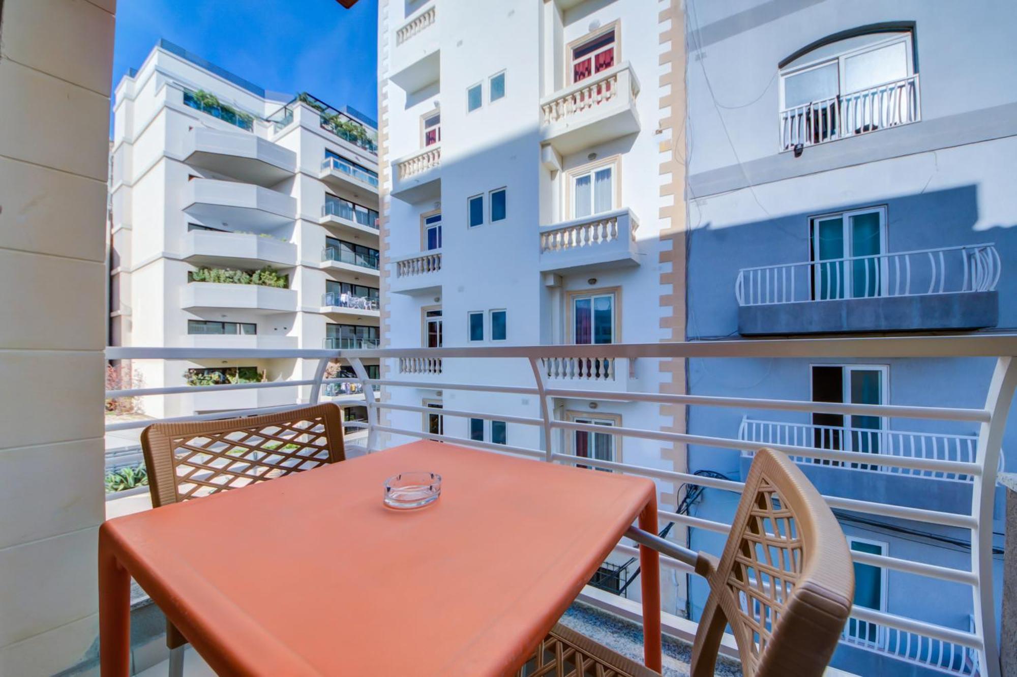 Stylish 2Br Apt With Balconies In St Julians, Paceville - Apt 6 By Vaganza سانت جوليان المظهر الخارجي الصورة